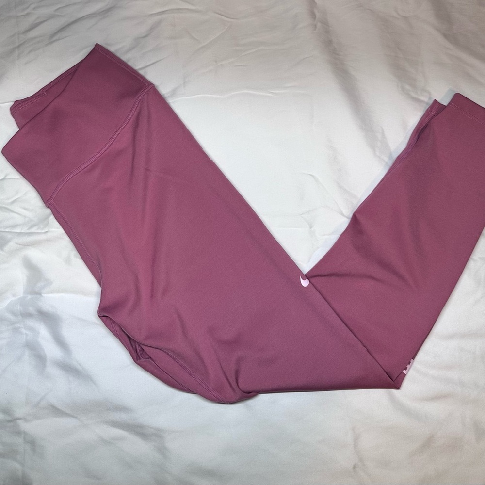 Nike berry pink mid rise legging
